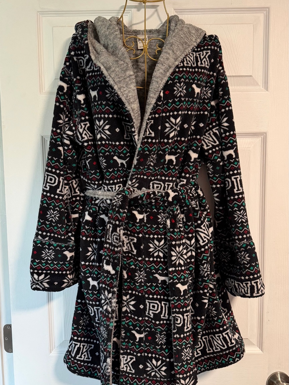 PINK Victoria's Secret Black Holiday Sherpa-Lined Bath Robe